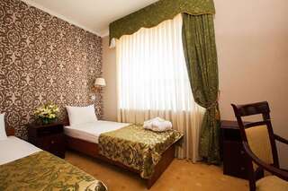 Отель Rush Hotel Нур-Султан Стандартный двухместный номер с 2 отдельными кроватями-7